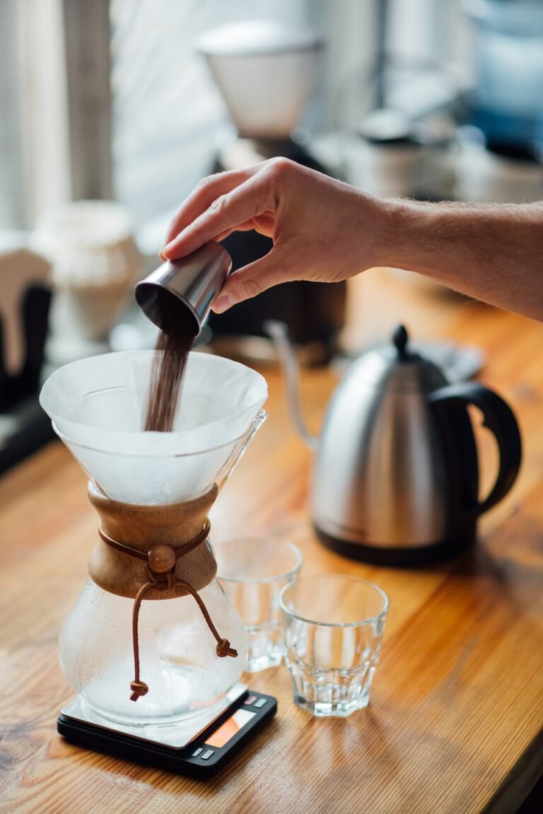 brewing-coffee-by-an-alternative-method